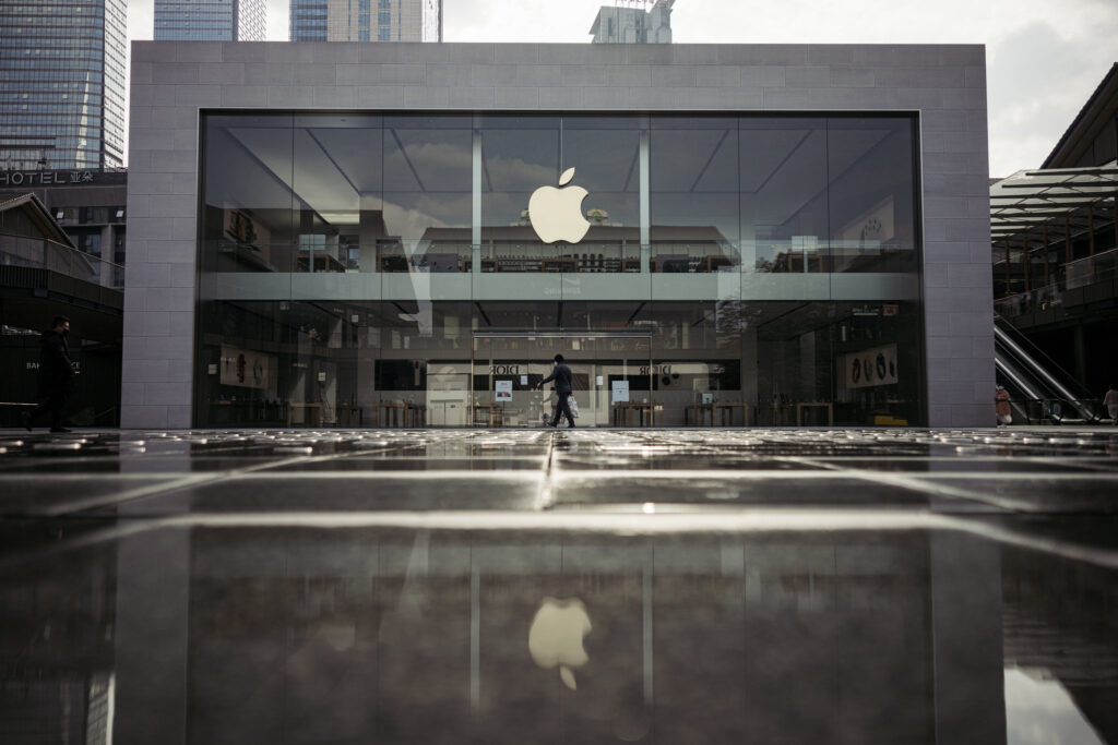 From Intel to Apple: This is how tech companies reduce carbon emissions 16 tech companies reduce carbon emissions