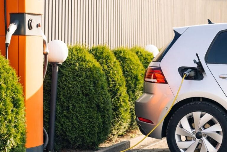Can Canada's Infrastructure Handle the Electric Vehicle Boom? 1 Electric Vehicle Boom