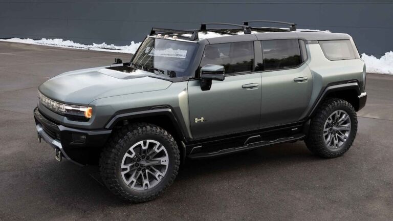 The GMC Hummer SUV: A Powerful Addition to the American Electric Vehicle Market 14 GMC Hummer SUV
