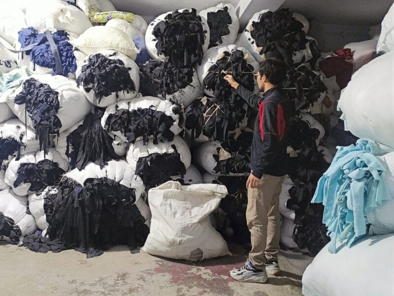 MuddleArt: Transforming Textile Waste into Sustainable Solutions