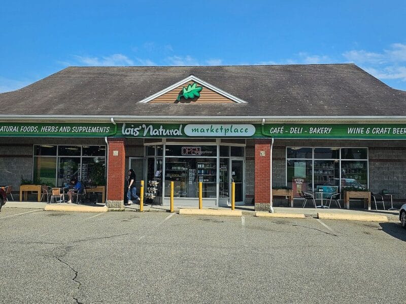 Lois Natural Marketplace