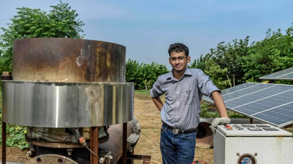 Takachar-Co-Founder-and-CEO-Vidyut-Mohan-with-equipment